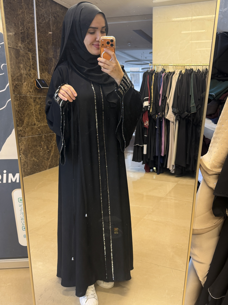 Dubai abaya