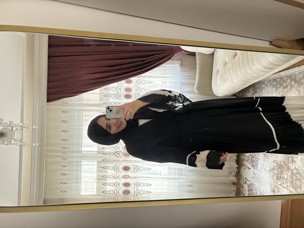 Siyah beyaz PİLİSE ABAYA