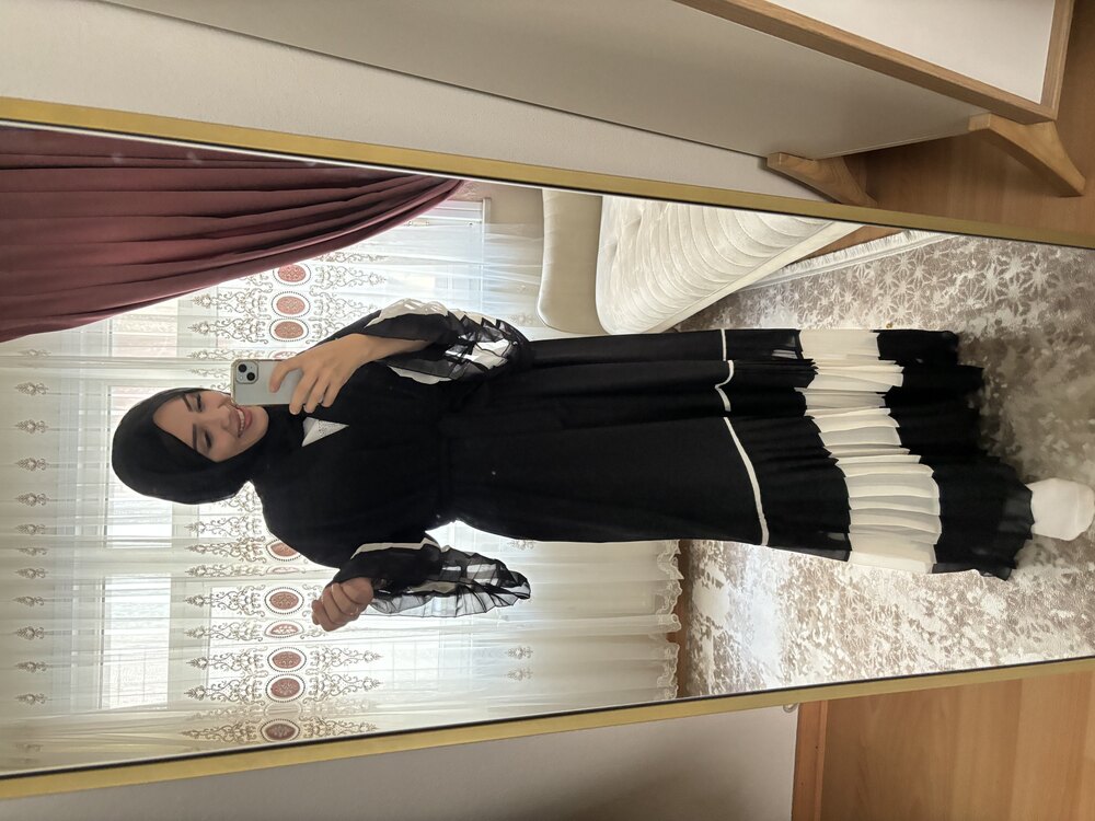 Siyah beyaz PİLİSE ABAYA