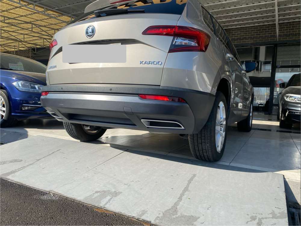 Skoda Karoq 2018-2021 TEK ÇIKIŞ görünüm difüzör