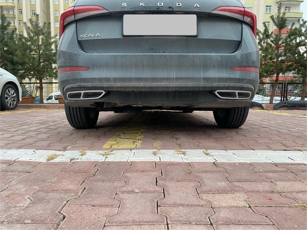 Skoda Scala ÇİFT ÇIKIŞ GRİ-SİYAH Boyalı