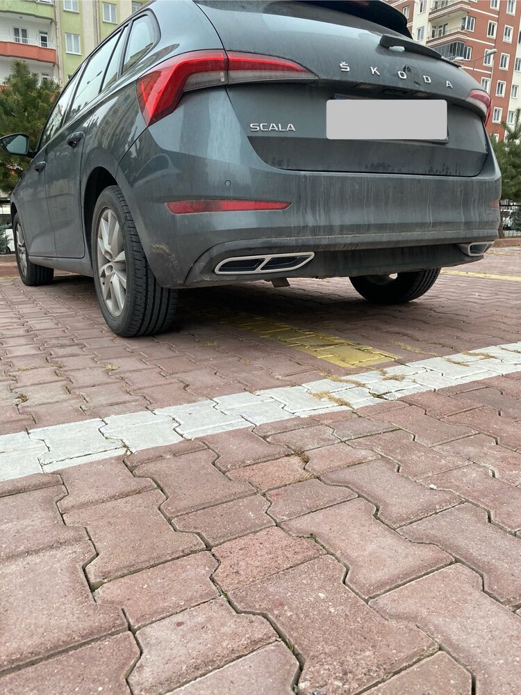 Skoda Scala ÇİFT ÇIKIŞ GRİ-SİYAH Boyalı