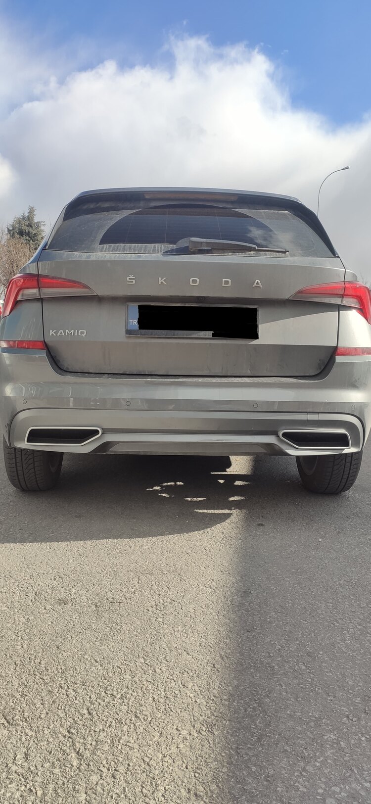 Skoda KAMIQ TEK ÇIKIŞ GRİ PARLAK -SİYAH Boyalı