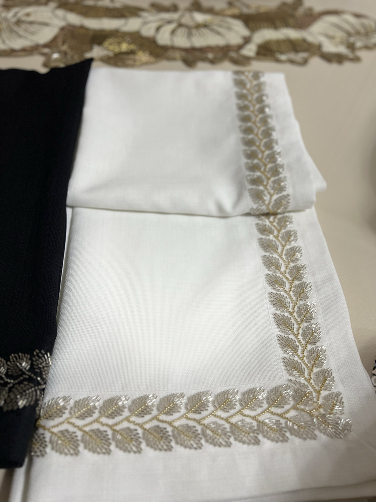 Ekru gold yapraklı masa örtüsü 