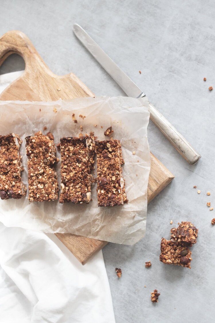 Chia Tohumlu Yer Fıstıklı ve Muzlu Granola Bar