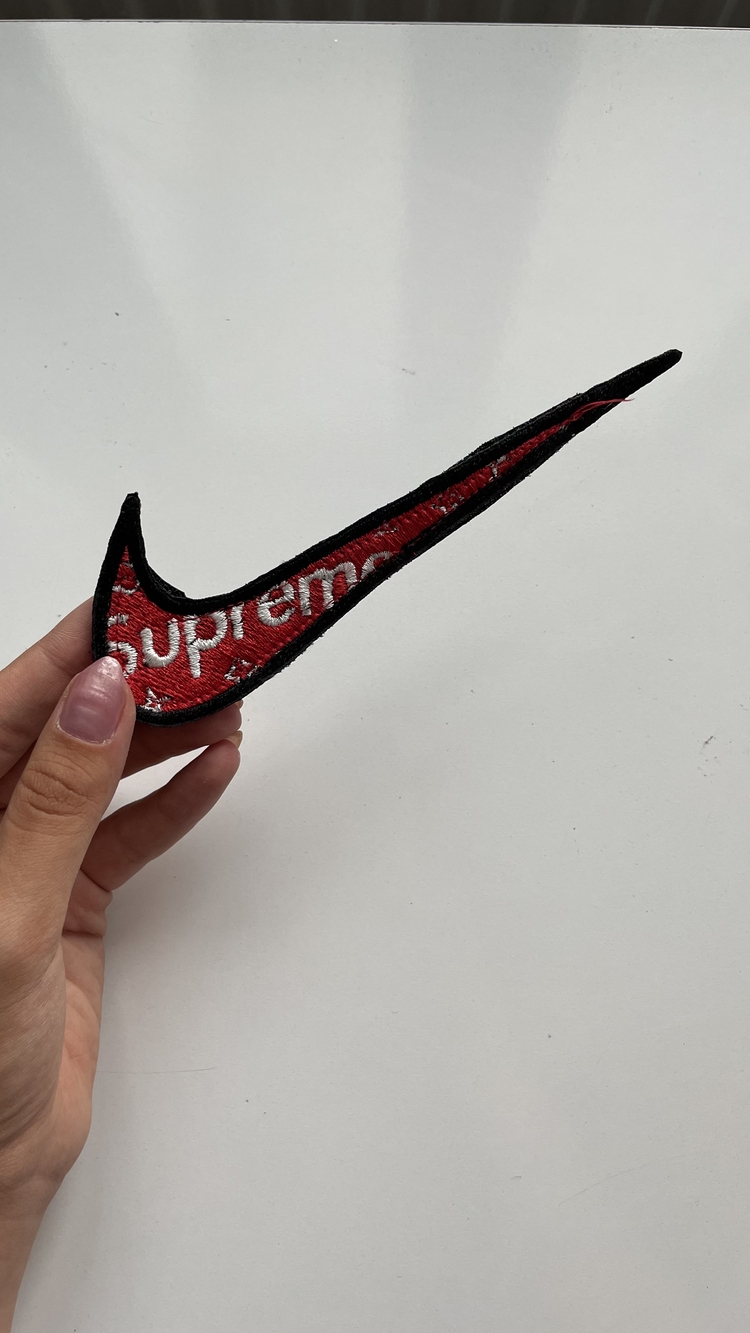 Cırtcırtlı Nike Air Force Supream
