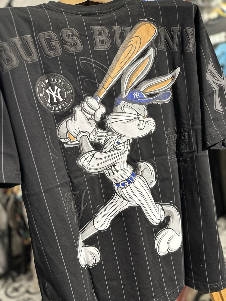 : Bugs Bunny x NY Yankees (Black)