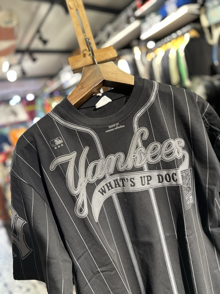 : Bugs Bunny x NY Yankees (Black)