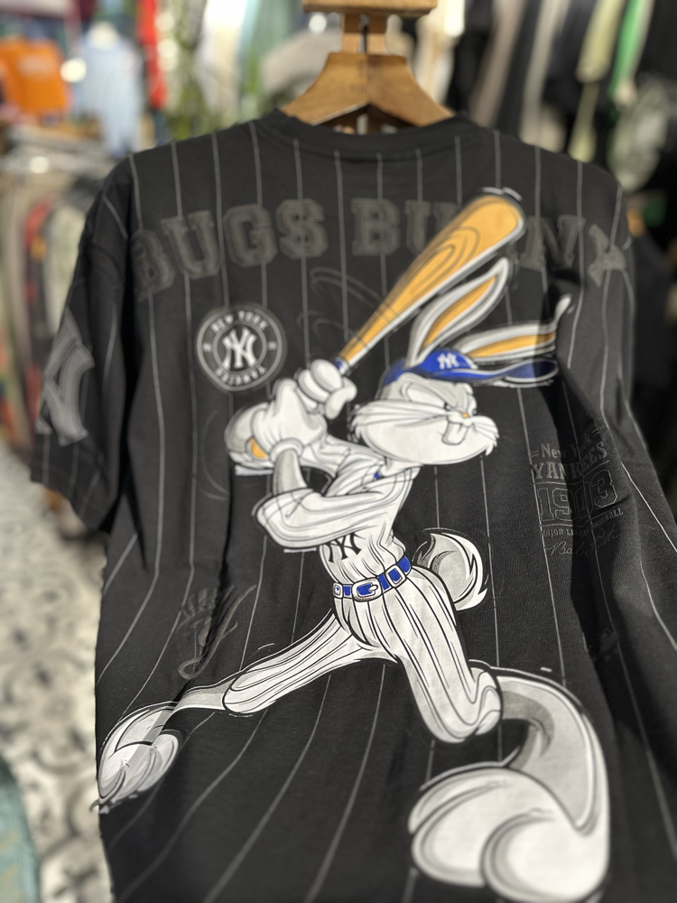 : Bugs Bunny x NY Yankees (Black)