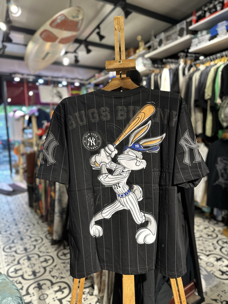 : Bugs Bunny x NY Yankees (Black)