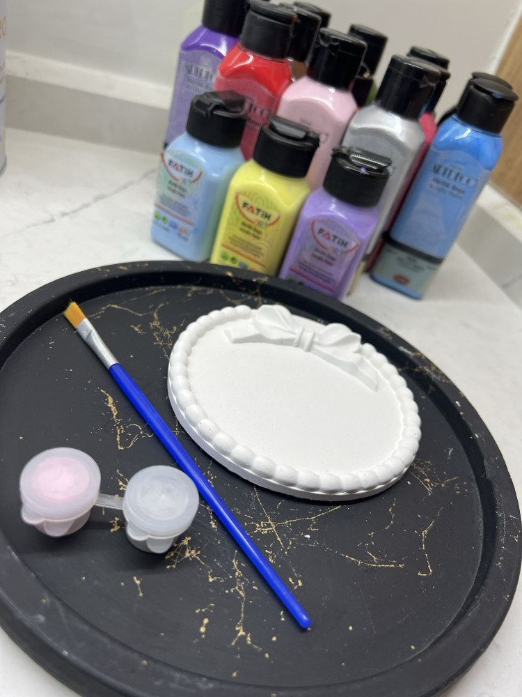 Fiyonk detaylı dekoratif tabak