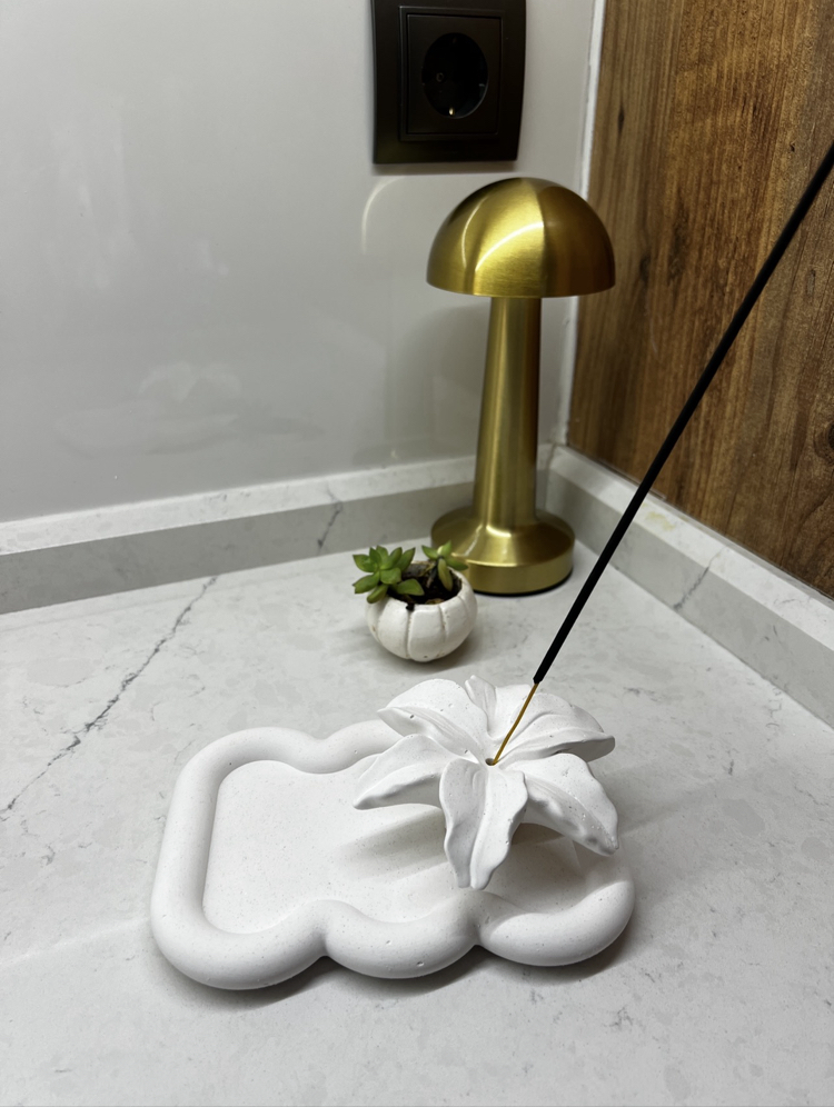 Lotus çiçeği tütsülük