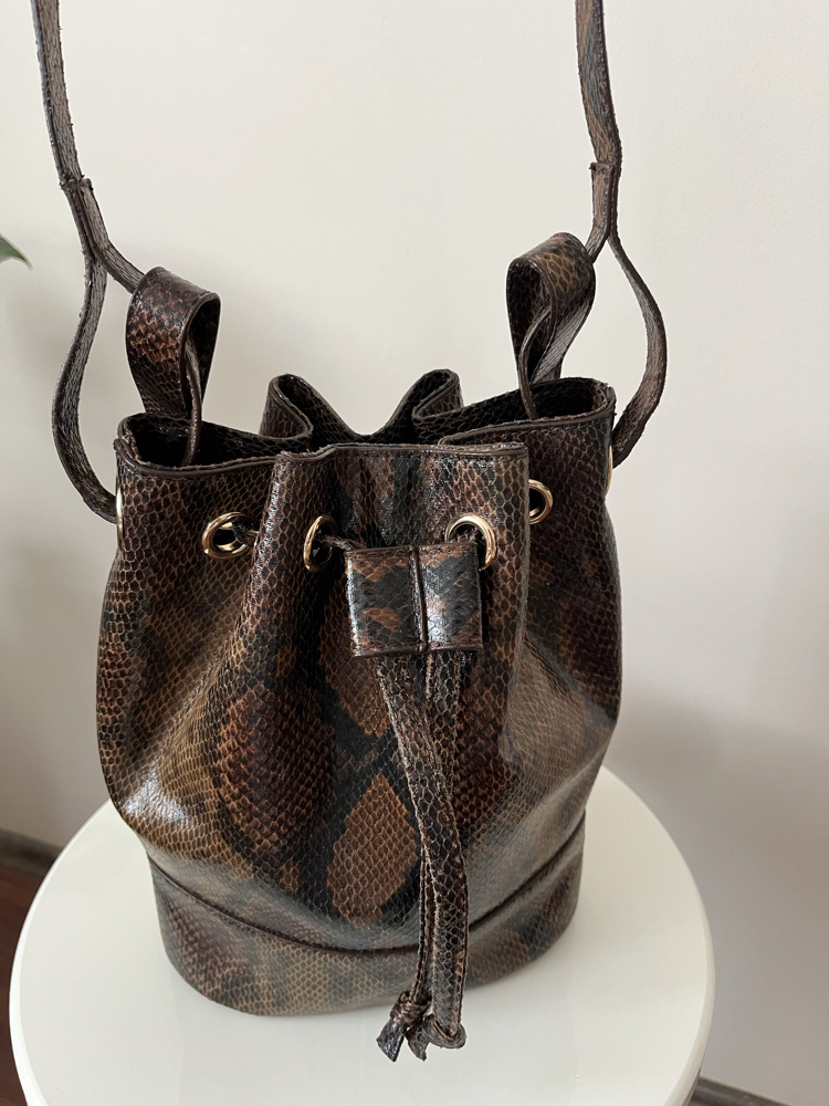 Suni Deri Büzgülü Bucket Çanta