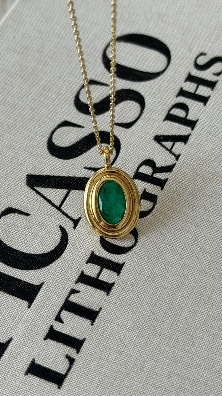 Antik oval taşlı kolye (zümrüt yeşili)