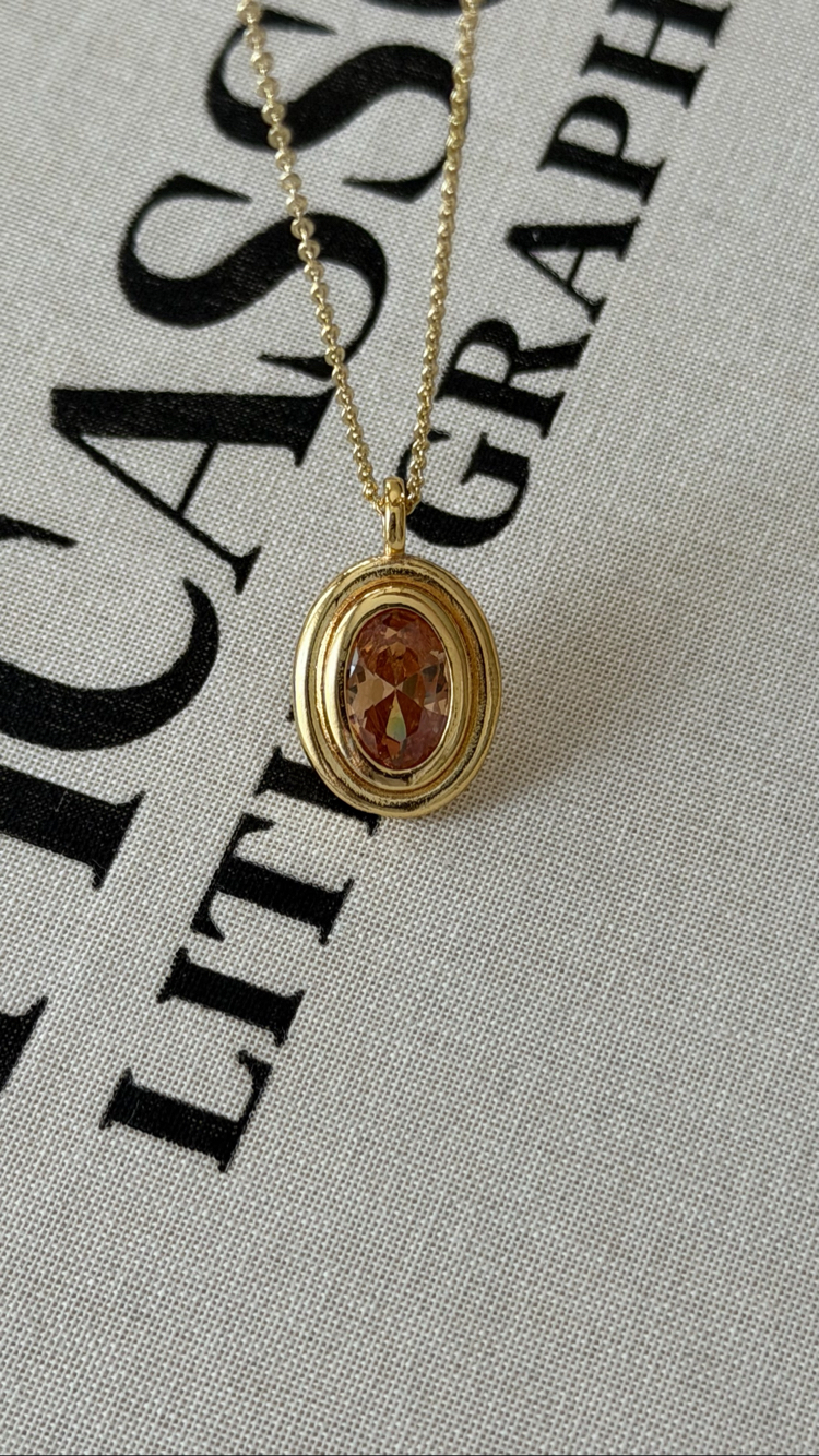 Antik oval taşlı kolye (Yavruağzı rengi)