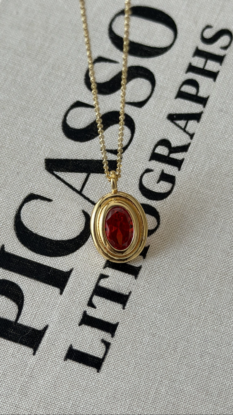 Antik oval taşlı kolye (kırmızı renk)