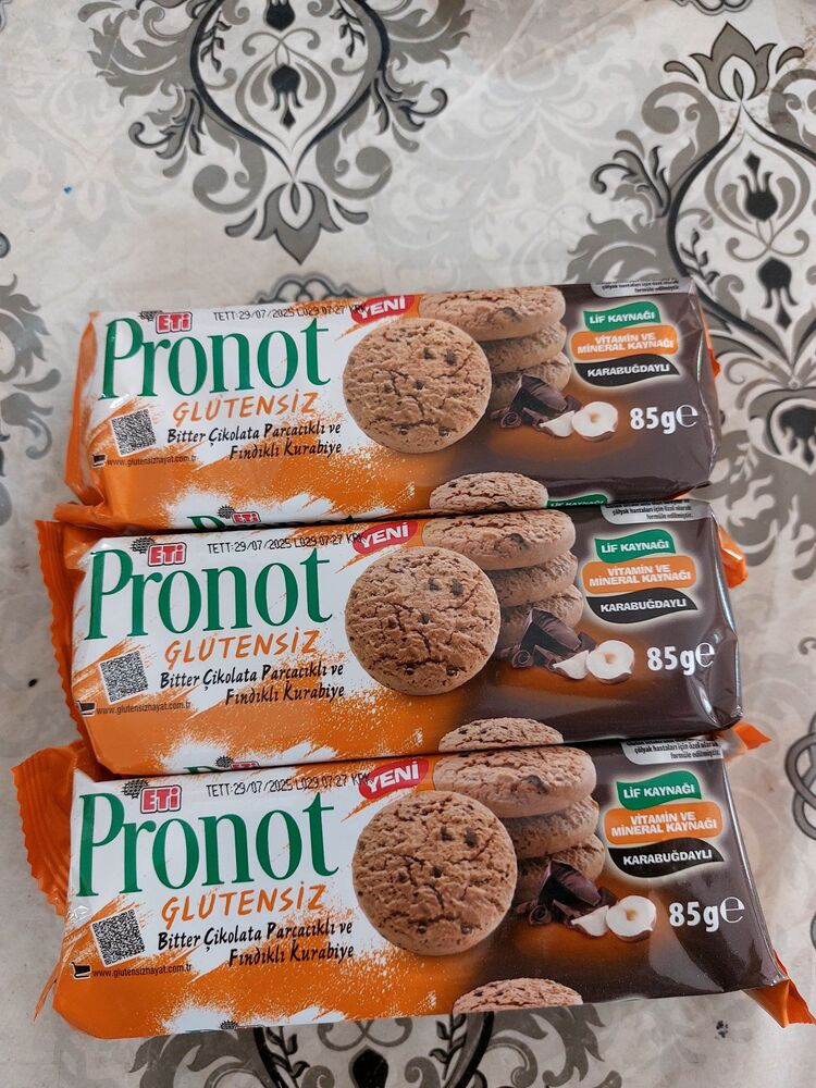 eti pronot glutensiz bitter çikolatalı parçacıklı ve fındıklı kurabiye 85 g