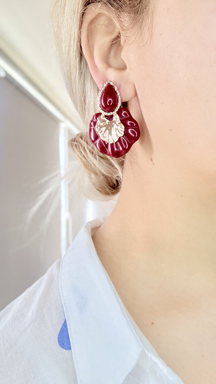Gold detaylı bordo küpe