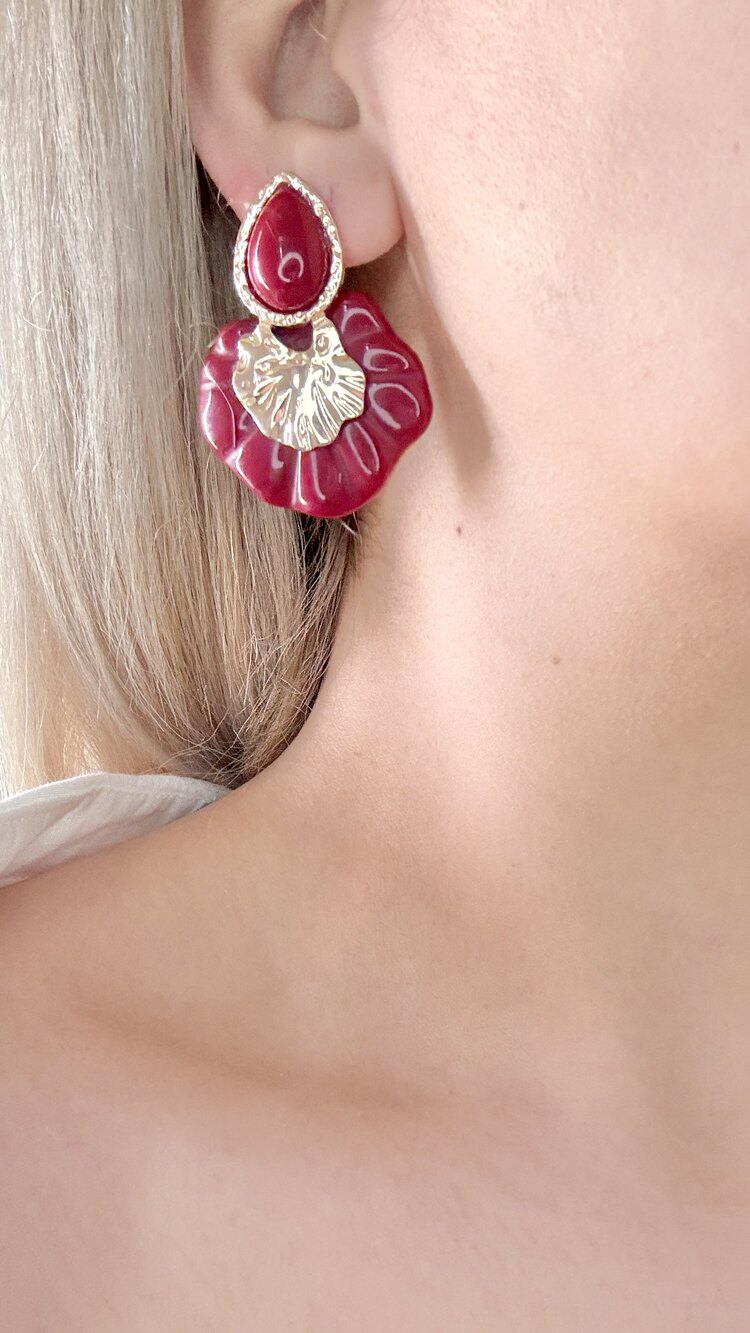 Gold detaylı bordo küpe