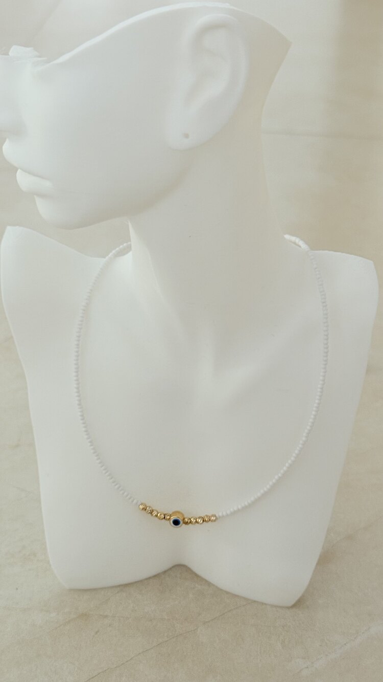 Yazlık beyaz boncuk kolye