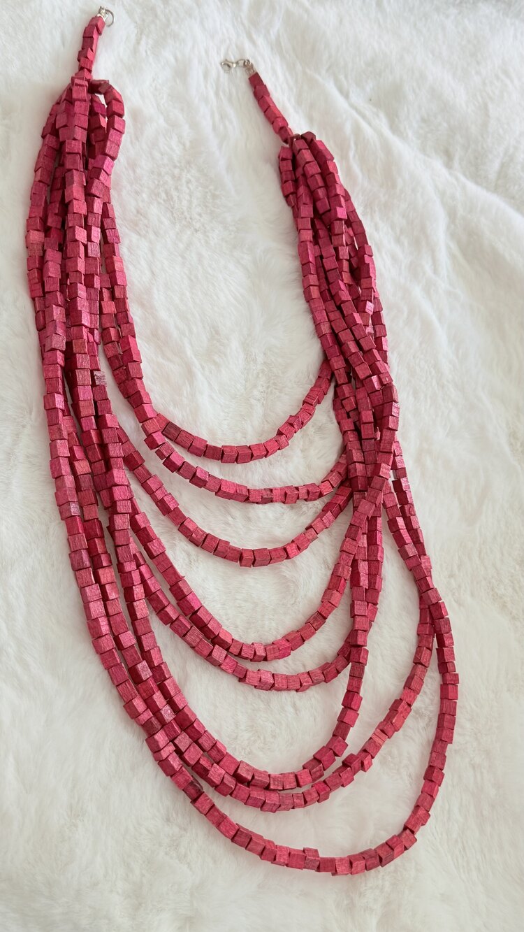 Pembe ahşap boncuk çoklu kolye