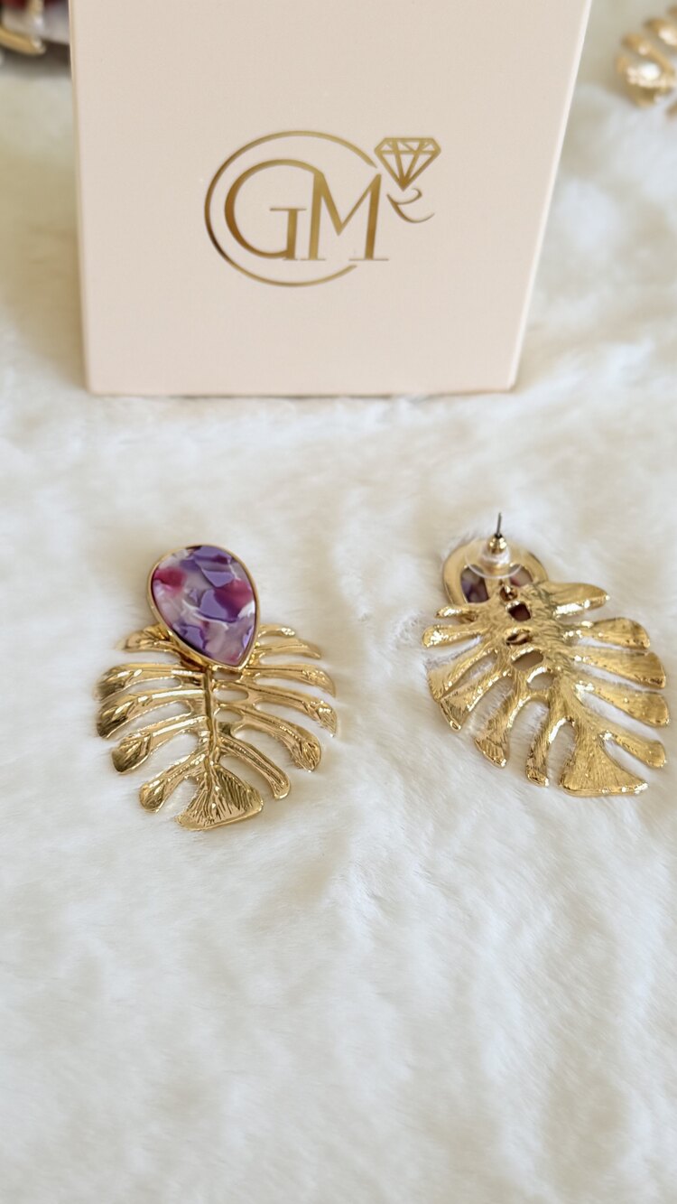 Gold detalı yaprak küpe