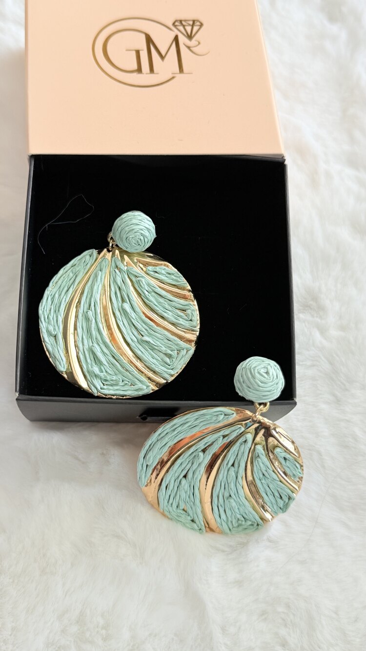 Mint yeşili küpe