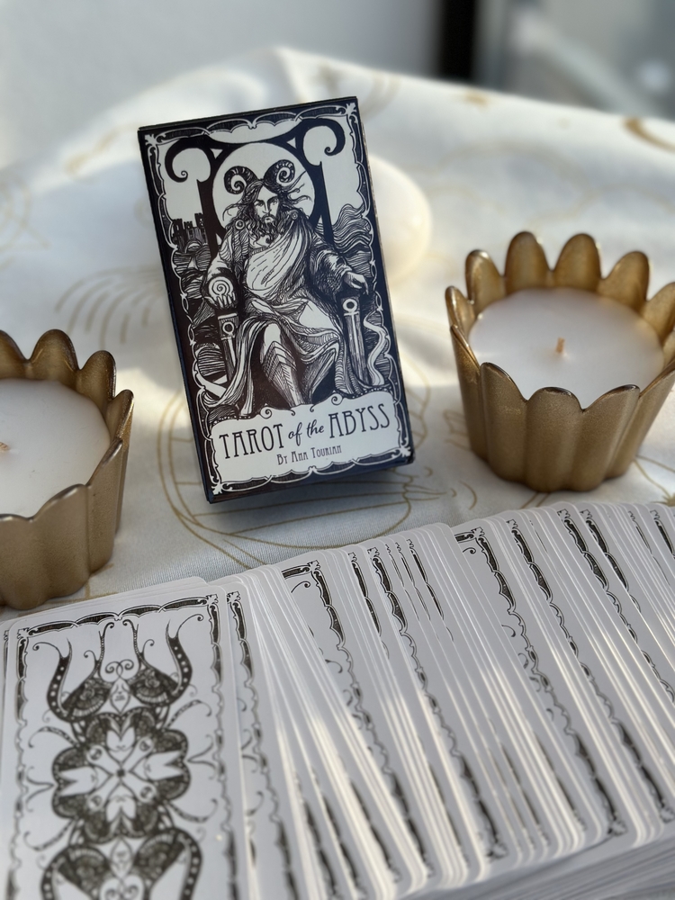 Tarot of the abyss (12cm 7cm)