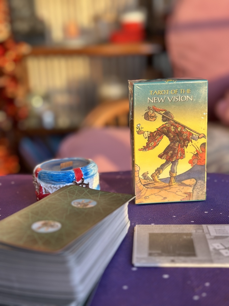 New vision tarot destesi