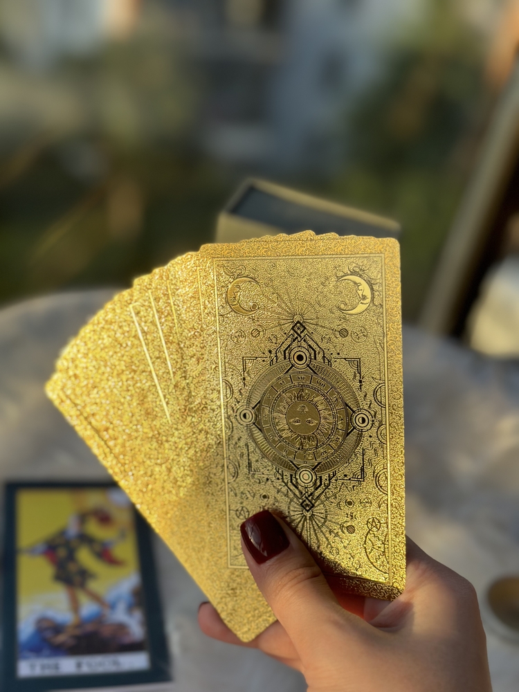 Gold foil tarot destesi (plastik kutu)