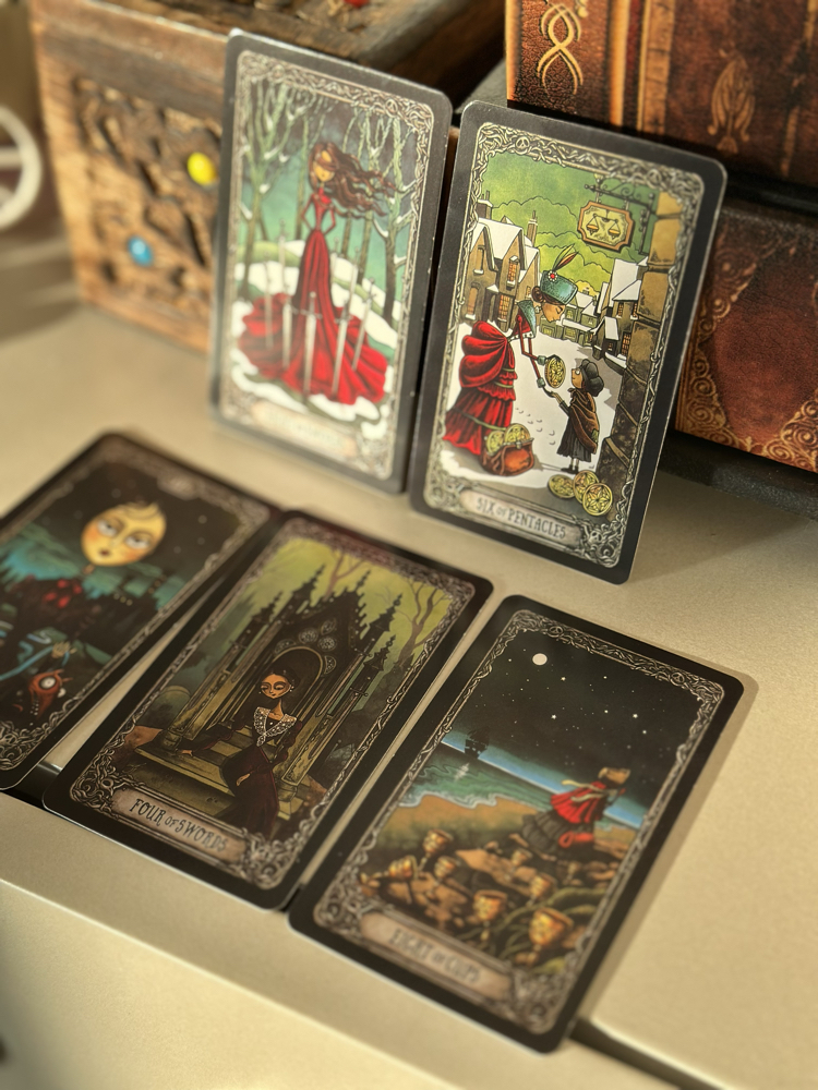 Dark mansion tarot