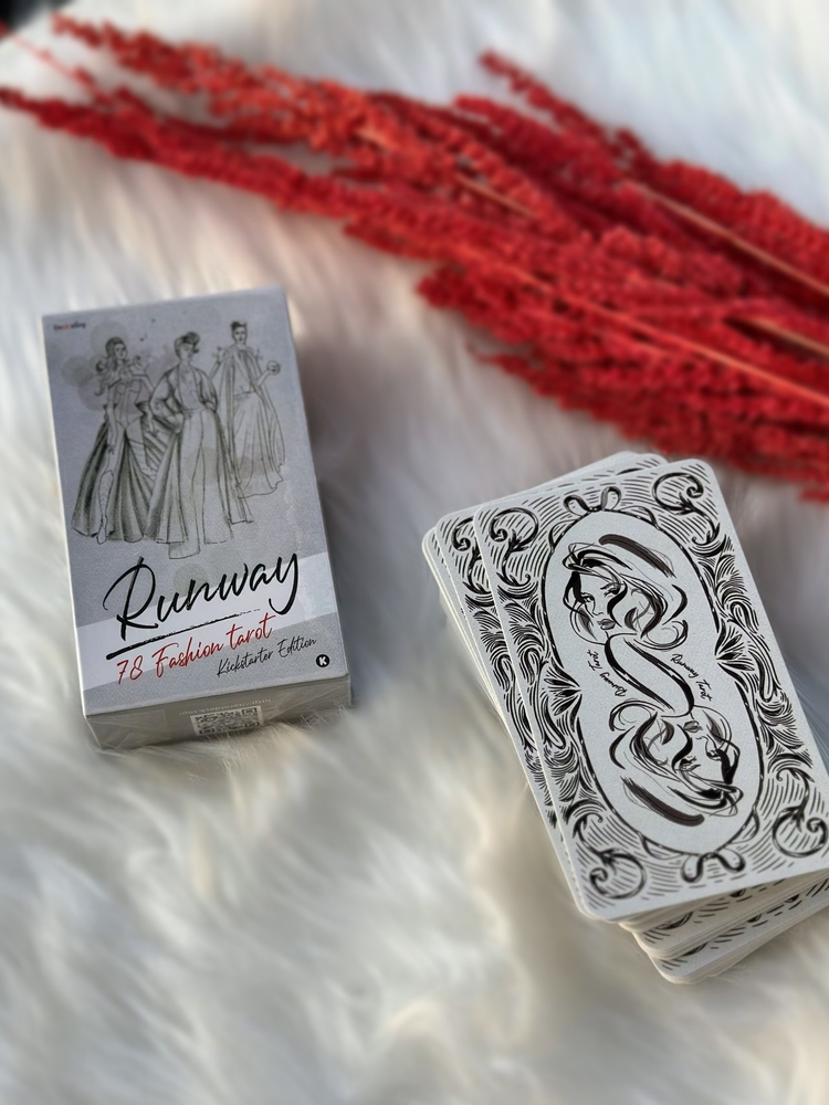 Runway tarot destesi