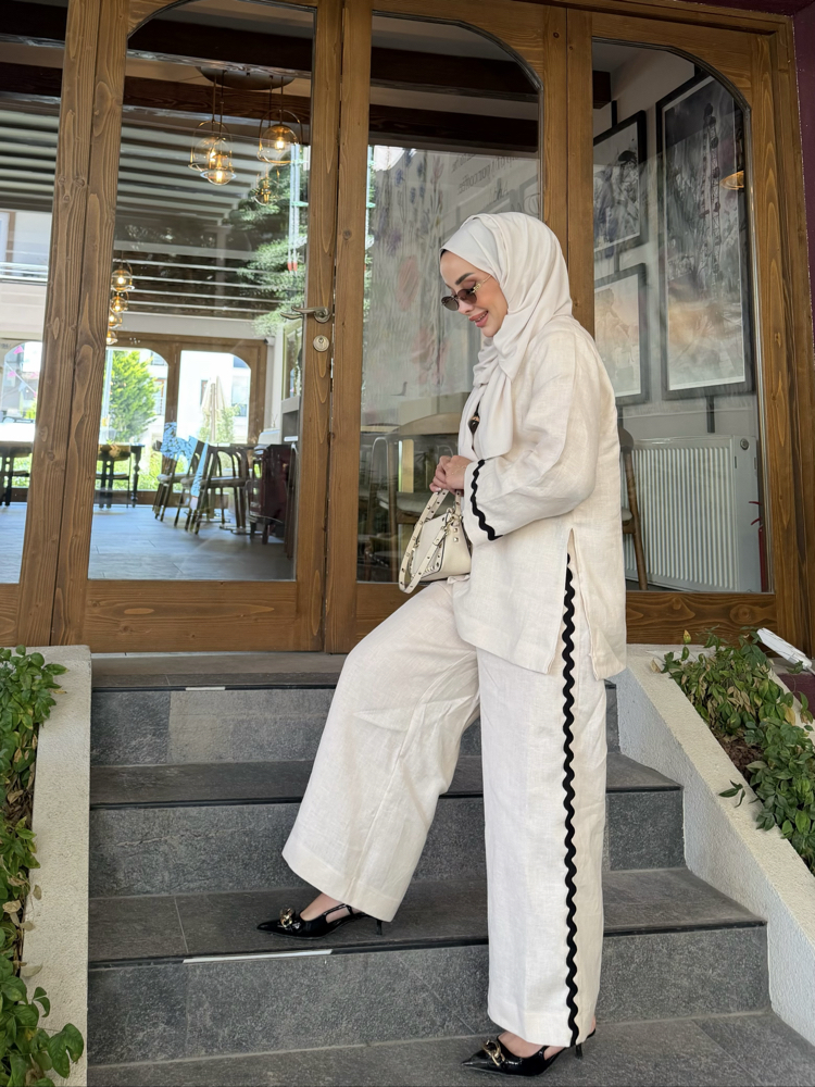 Şerit Detaylı Krem Keten Takım