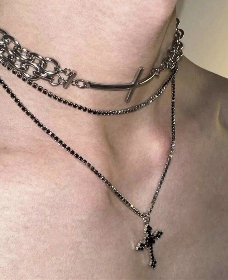 2 Katmanlı Siyah Taşlı Haç & Choker Kolye Seti