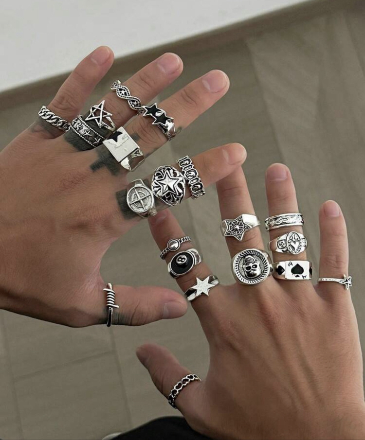 Goth Ball & Kurukafa Figürlü Çoklu Çelik 10 Lu Yüzük Seti