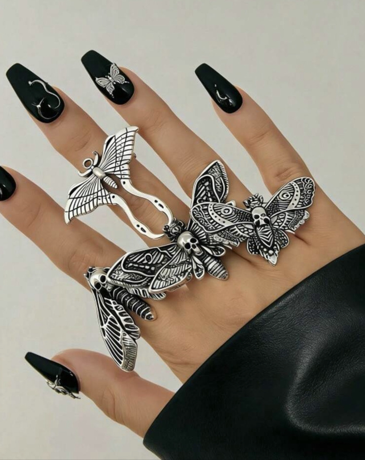 4 Parça Vampire Kuru Kafa Kelebek Yüzük Seti⁠