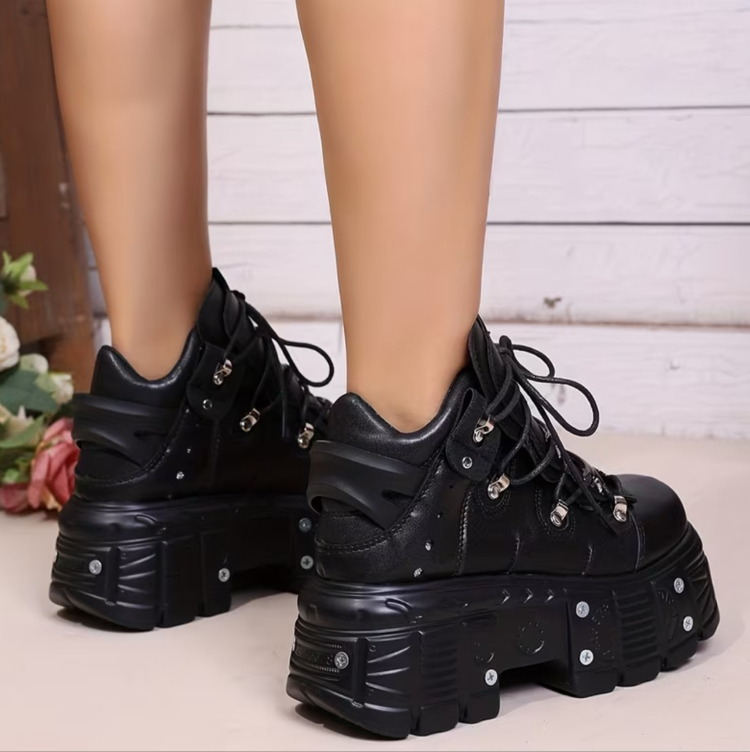 NEW ROCK Gothic Jilet Detaylı Platform Ayakkabı
