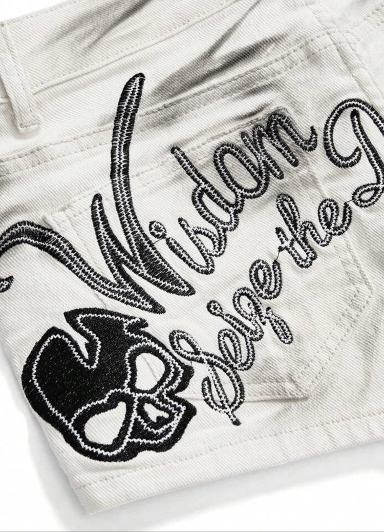 Vintage Grunge Punk Kurukafa Desenli Beyaz Kot Şort