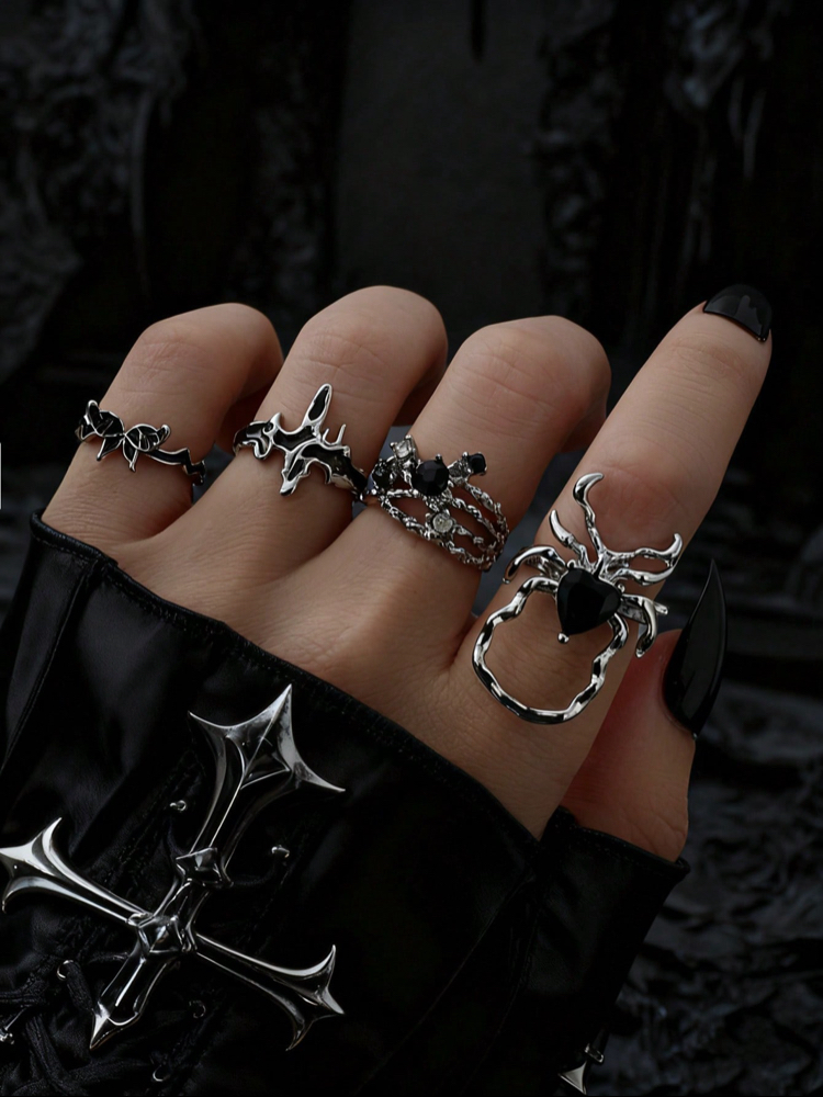 8 Parça Vampire Siyah Taşlı Metal Yüzük Seti⁠
