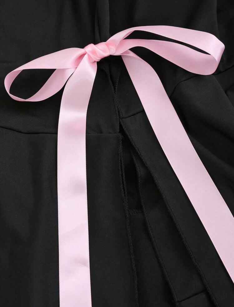 Siyah Pembe Fiyonk Detaylı  Strapless Katlı Elbise