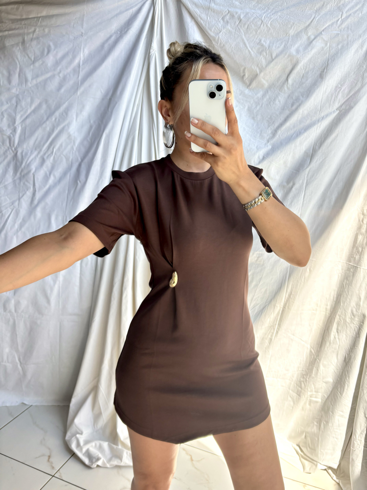 Kahverengi Broşlu mini elbise