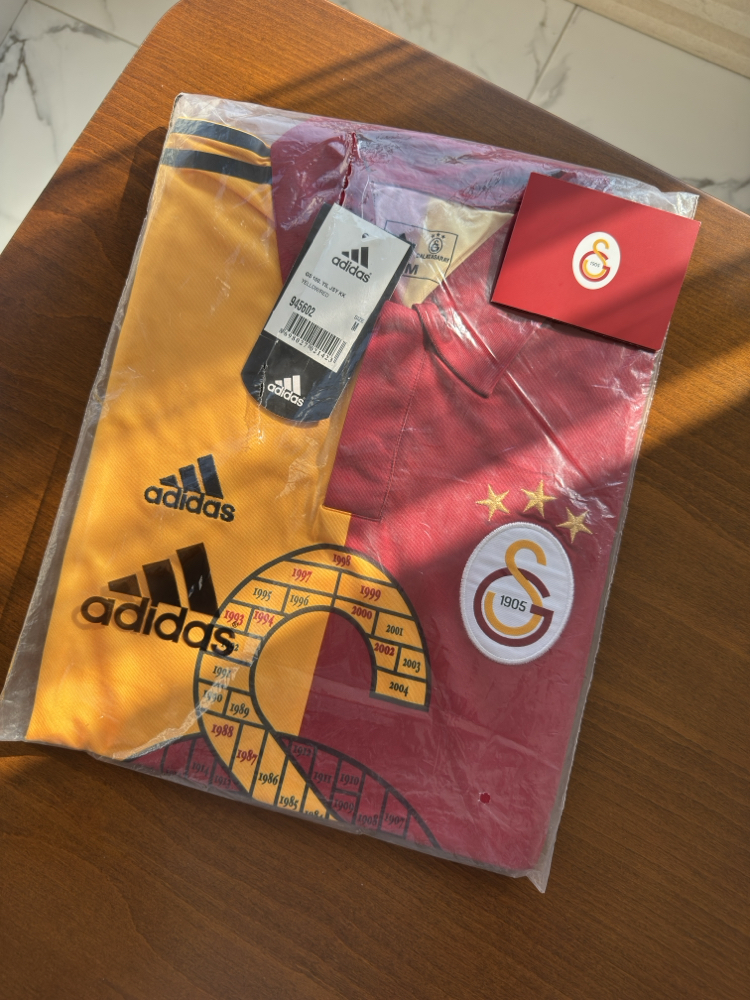 Galatasaray 2004-2005 100. Yıl Forma