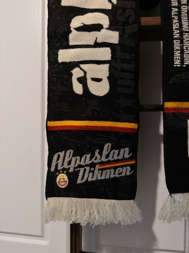 Galatasaray Alparslan Dikmen Hatıra Atkı 