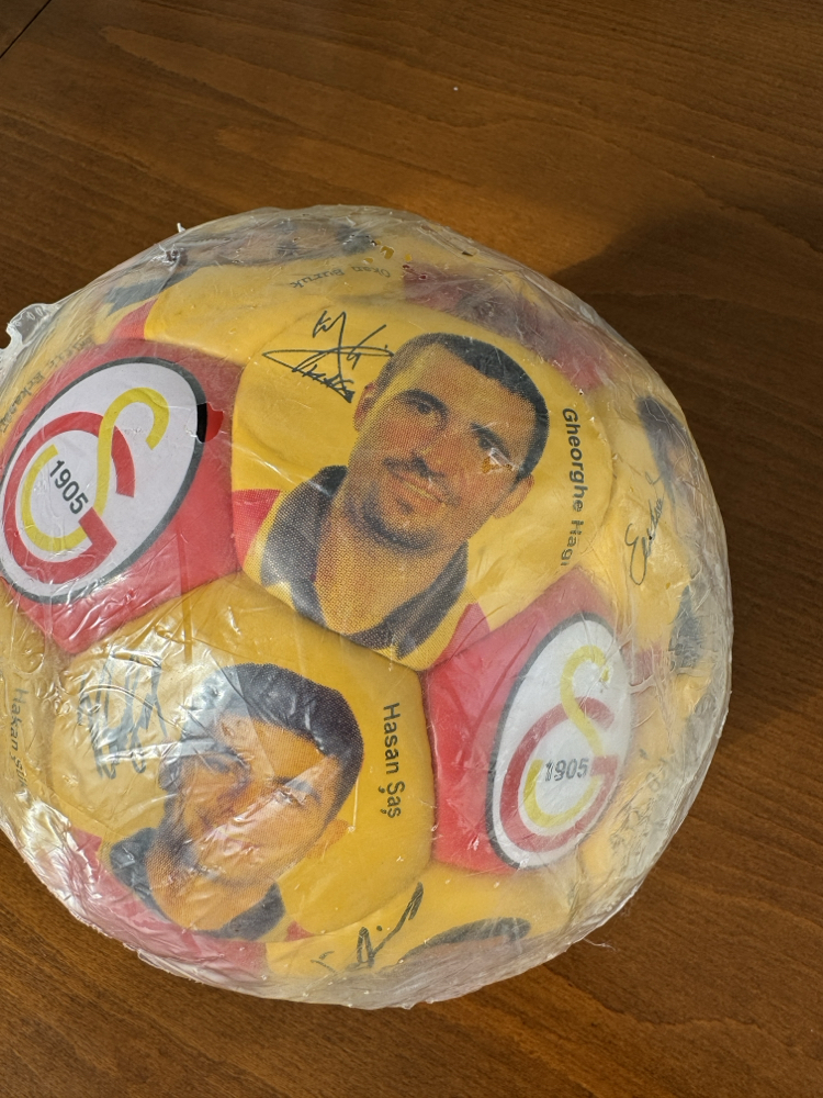 Galatasaray Milenyum 2000 Yılı Hatıra Topu