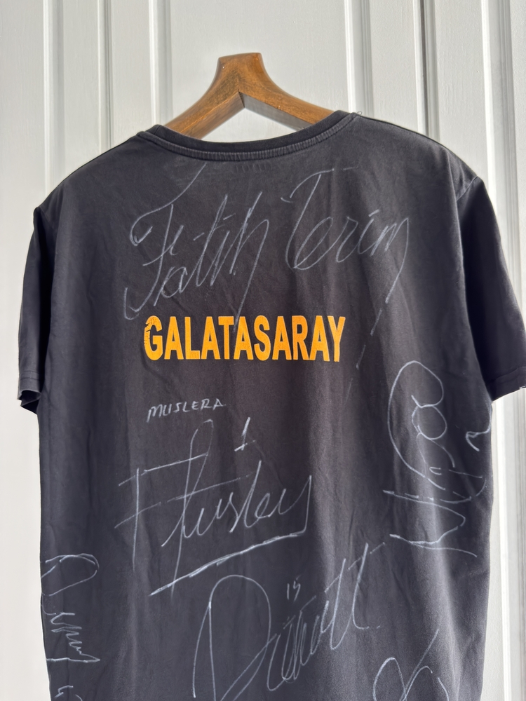 Galatasaray Islak İmzalı Şampiyonluk Tişörtü 