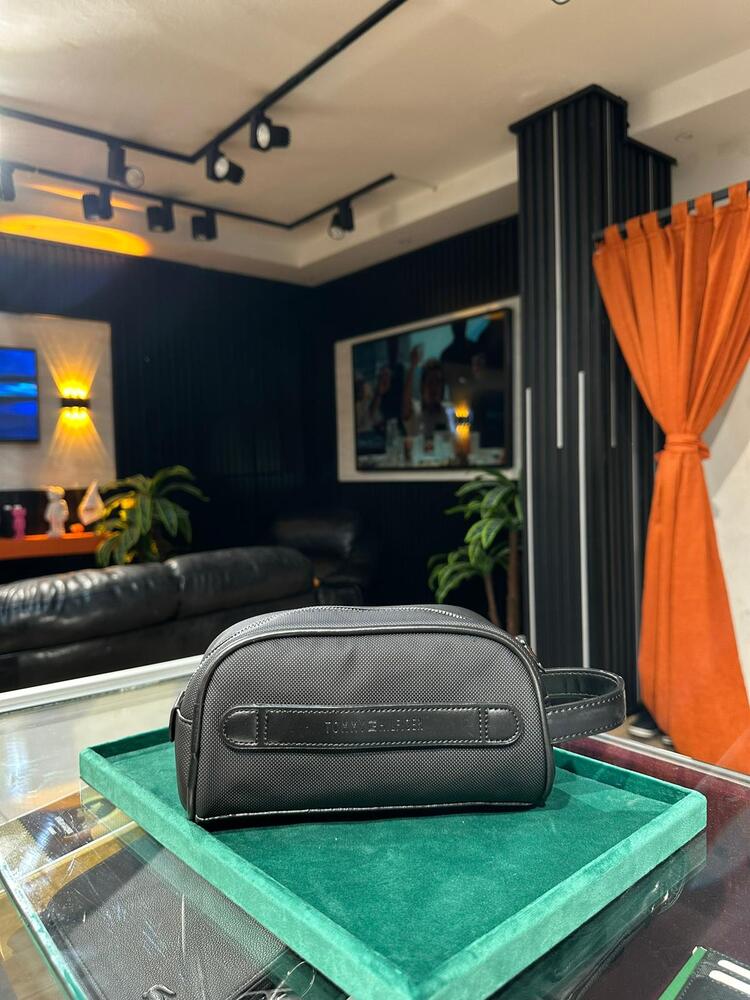 Tommy Hilfiger El Çantası