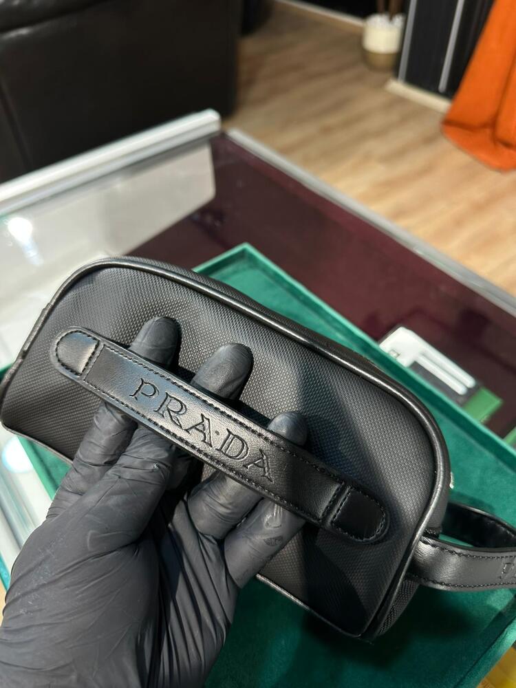 Prada Siyah El Çantası