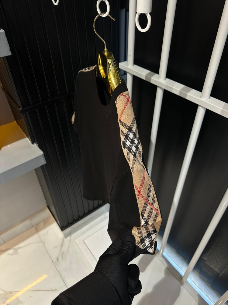 Burberry Siyah Tişört