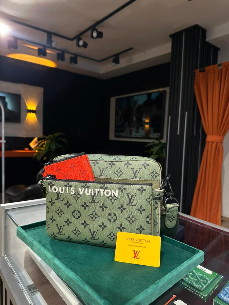 Louis Vuitton Clutch Three Bag