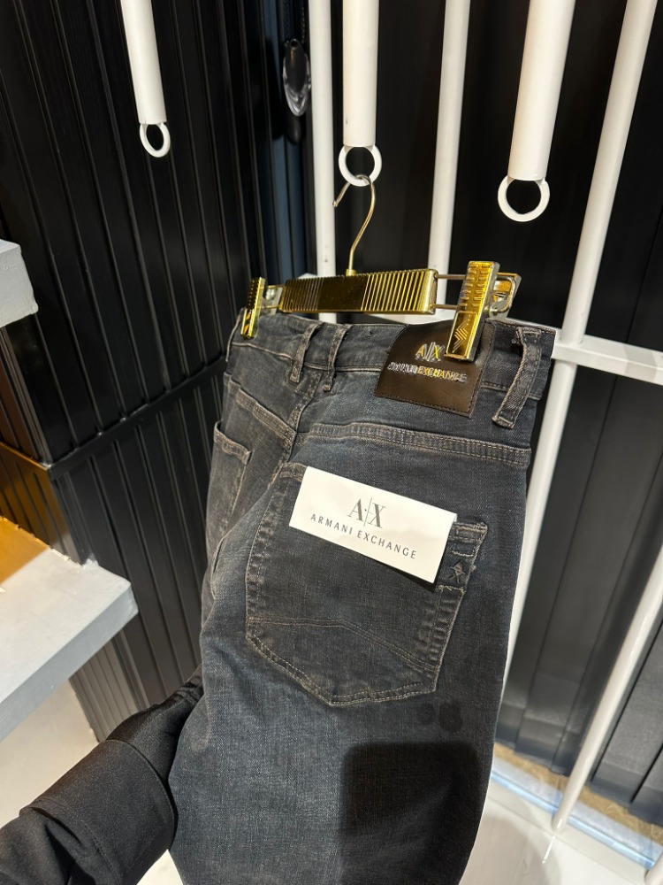ARMANİ Jean